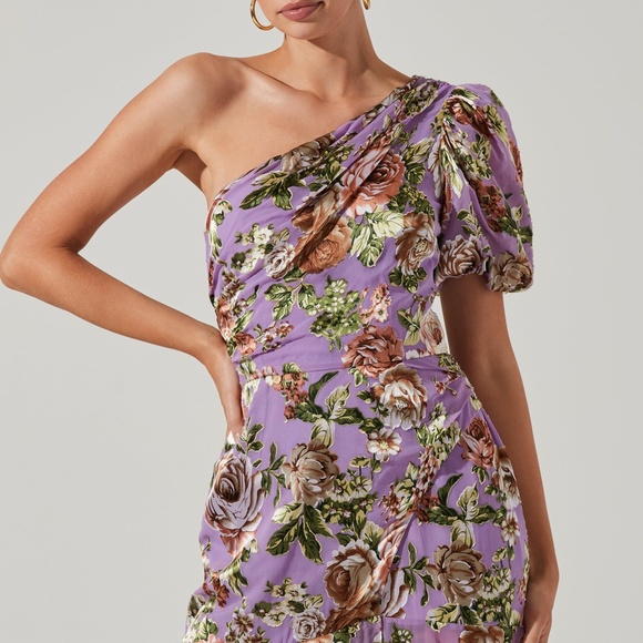 Astr Asymmetrical Floral Dress in Purple and Pink - Picture 8 of 14